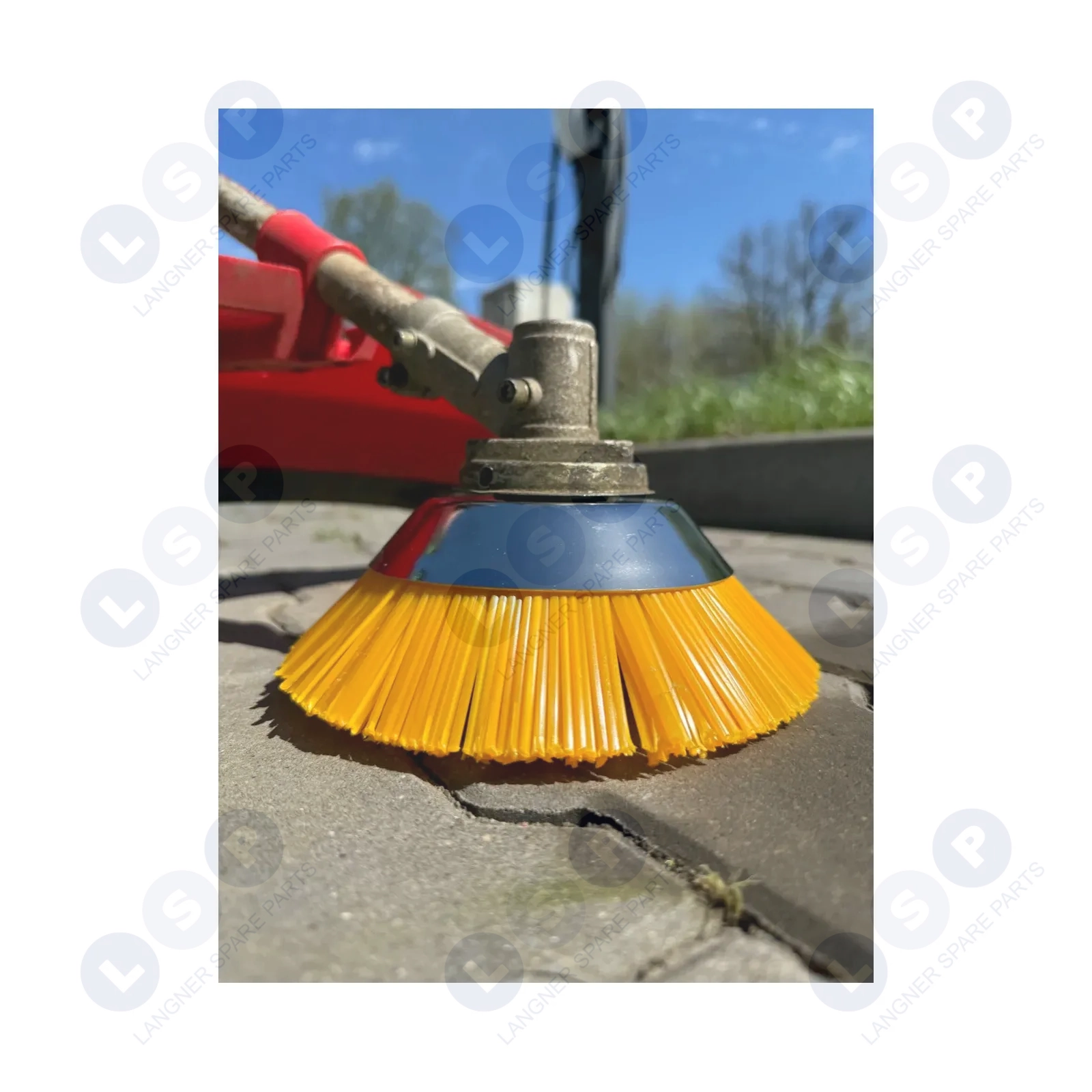 szczotka-do-czyszczenia-kostki-brukowej-do-kosy-spalinowej-nylon.jpg