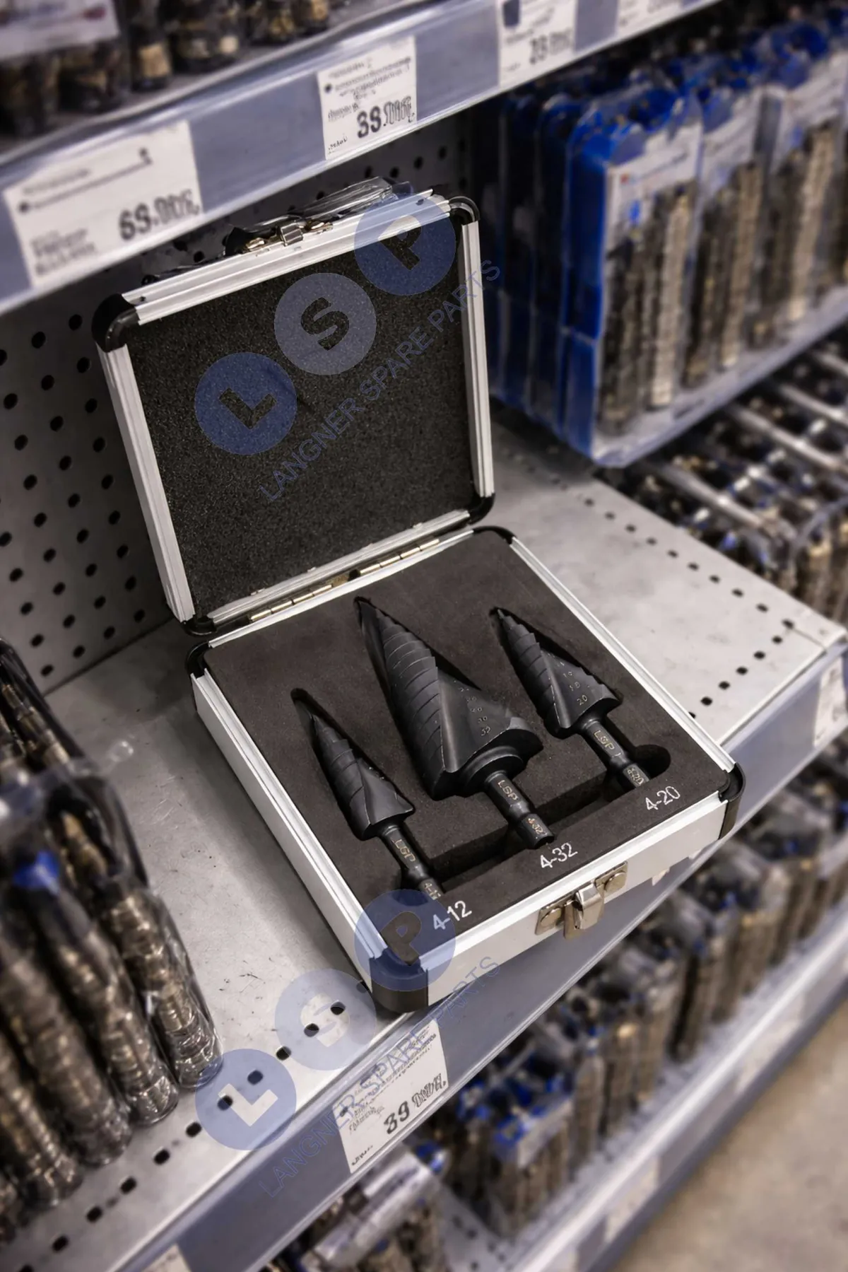 4110425382.thumbnail.jpg